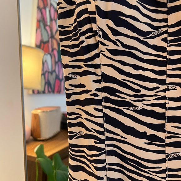SOLD 🥰 Victoria’s Secret Y2K Zebra Bodycon Dress - Picture 4 of 4